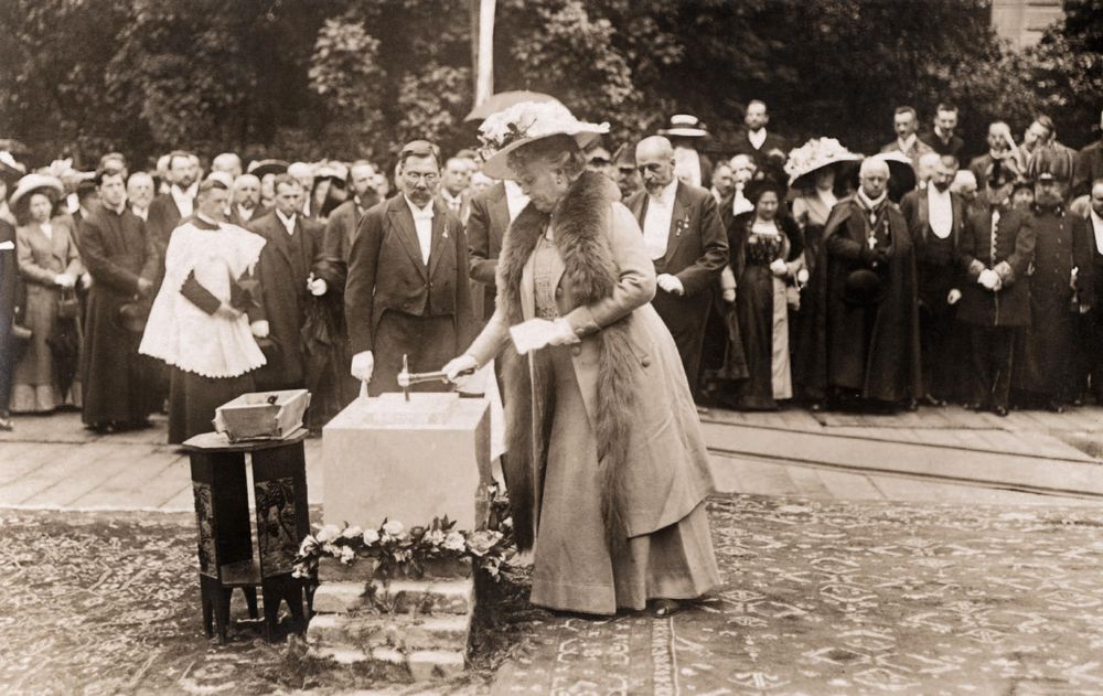 Lilli Lehmann bei Grundsteinlegung Mozarthaus